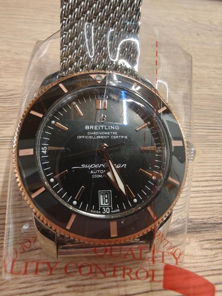 Breitling Superocean Heritage 42 Automatic 42 neu und ungetragen. Die Uhr wird mit Originalbox Garantieka