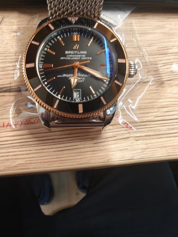 Breitling Superocean Heritage 42 Automatic 42 neu und ungetragen. Die Uhr wird mit Originalbox Garantieka