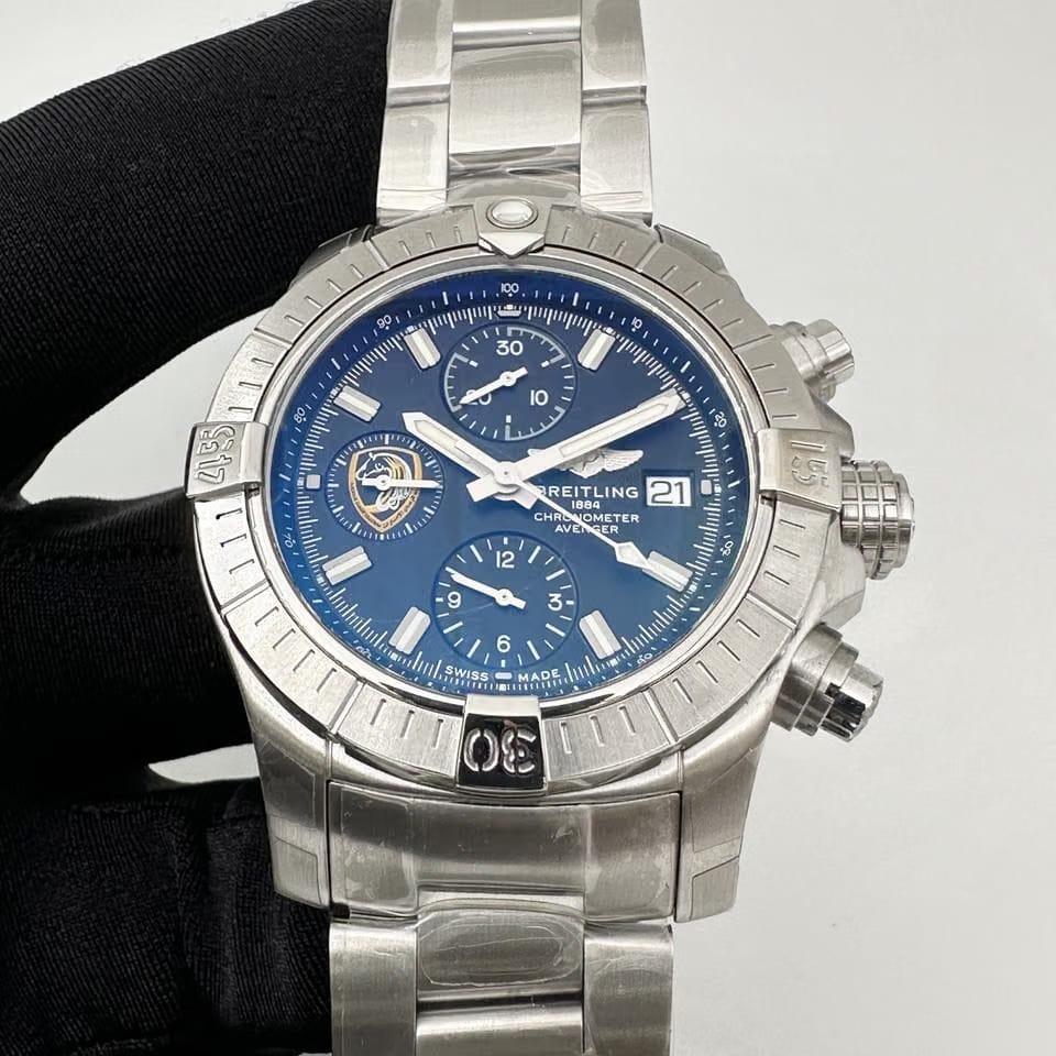 Breitling Avenger Chronograph 43 UAE Al Forsan Special Edition