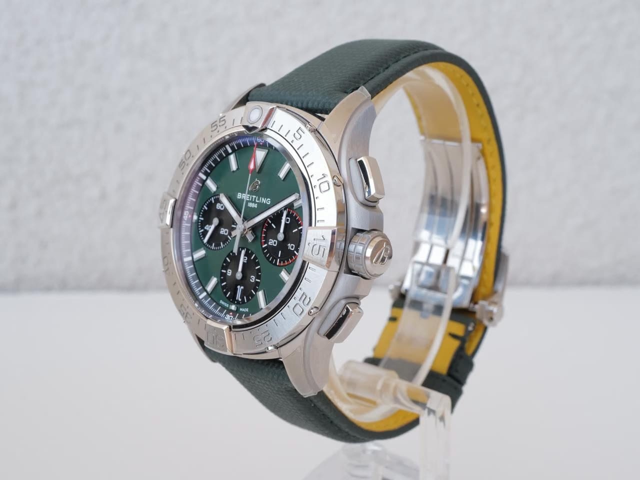 Breitling Avenger B01 Chronograph Green Dial 42 new