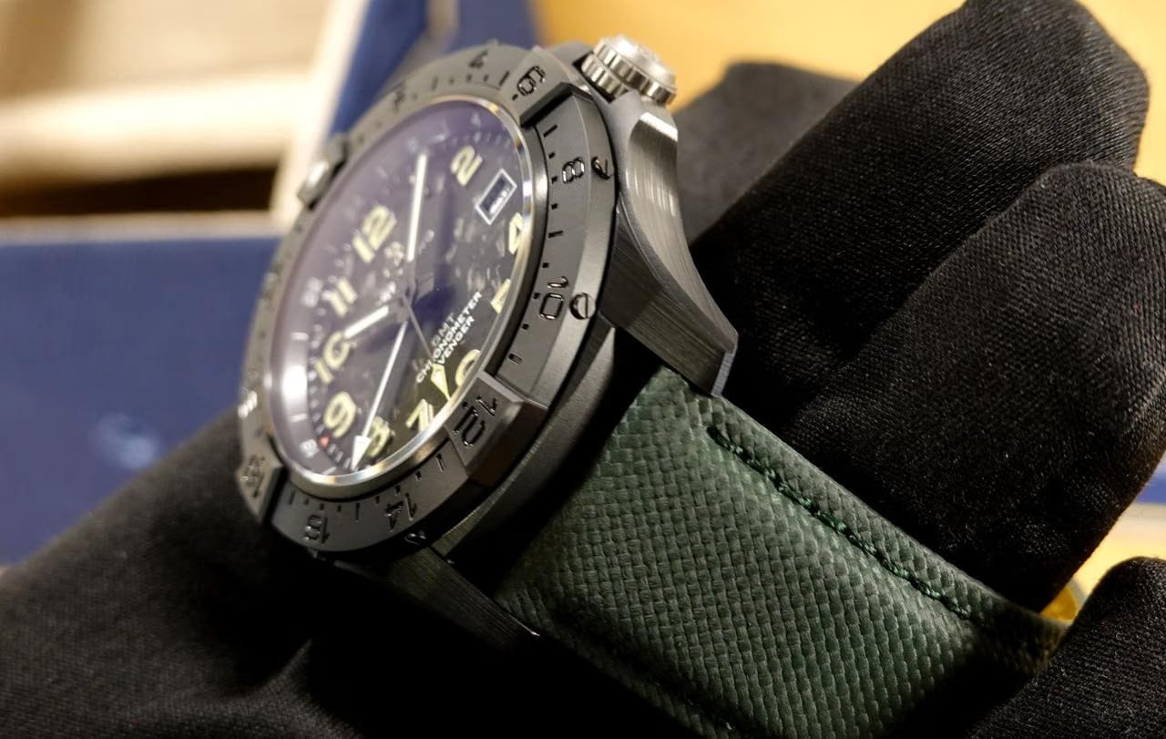 Breitling Avenger NEU 44 mm Avenger Night Mission GMT S32320 Keramik Carbon FULL SET Automatic