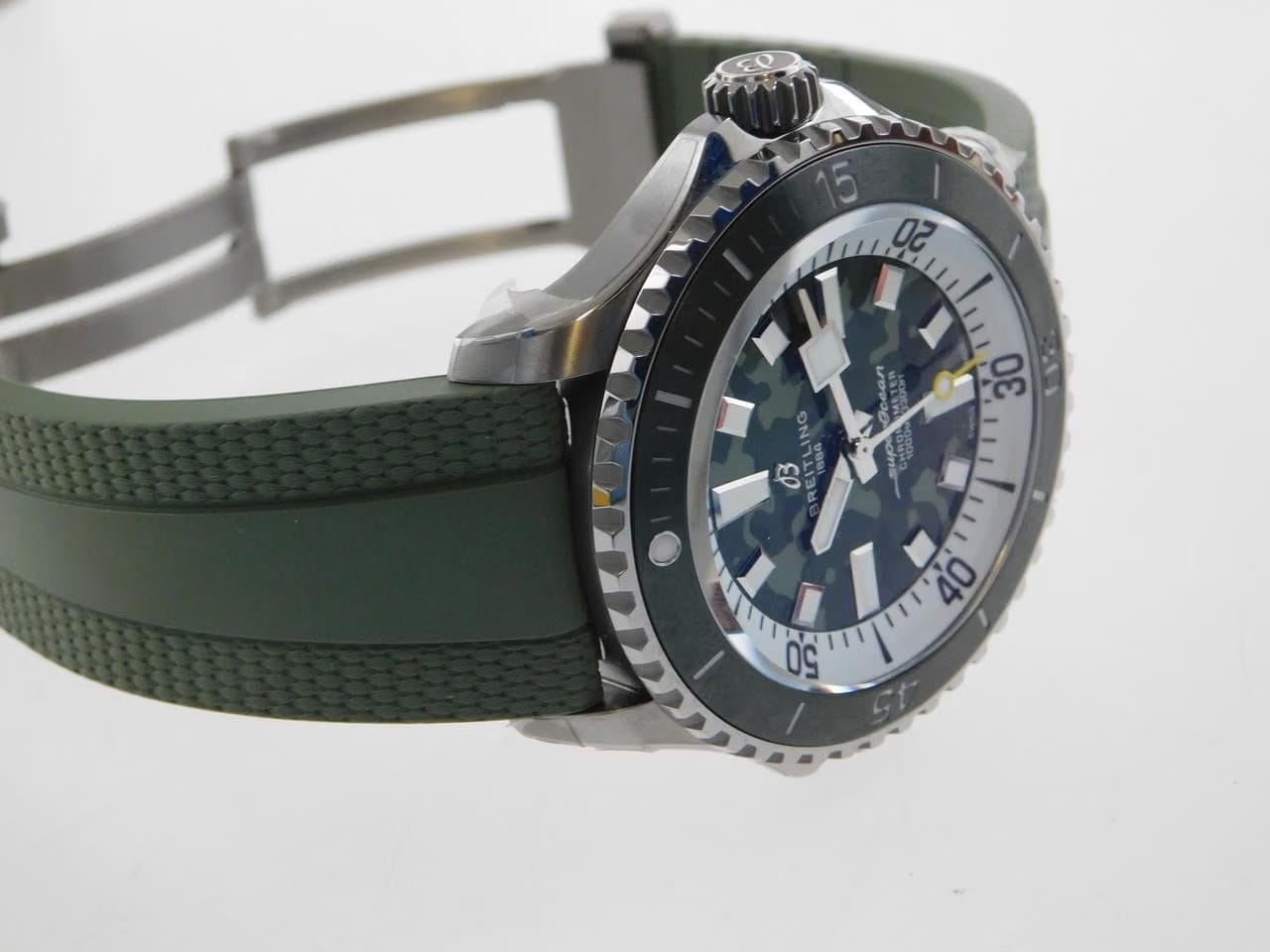 Breitling Superocean 46 Automatic 46 Super Diver Green Neu & ungetragen 10/2025 Full Set Garantie bis 29.10.2027