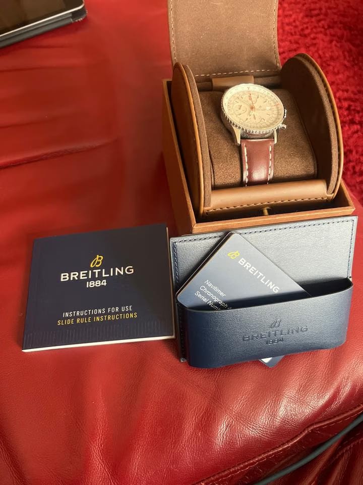 Breitling Navitimer Heritage1 Chronograph 41 Horloge is gekocht in 2021 en heel weinig gedragen.