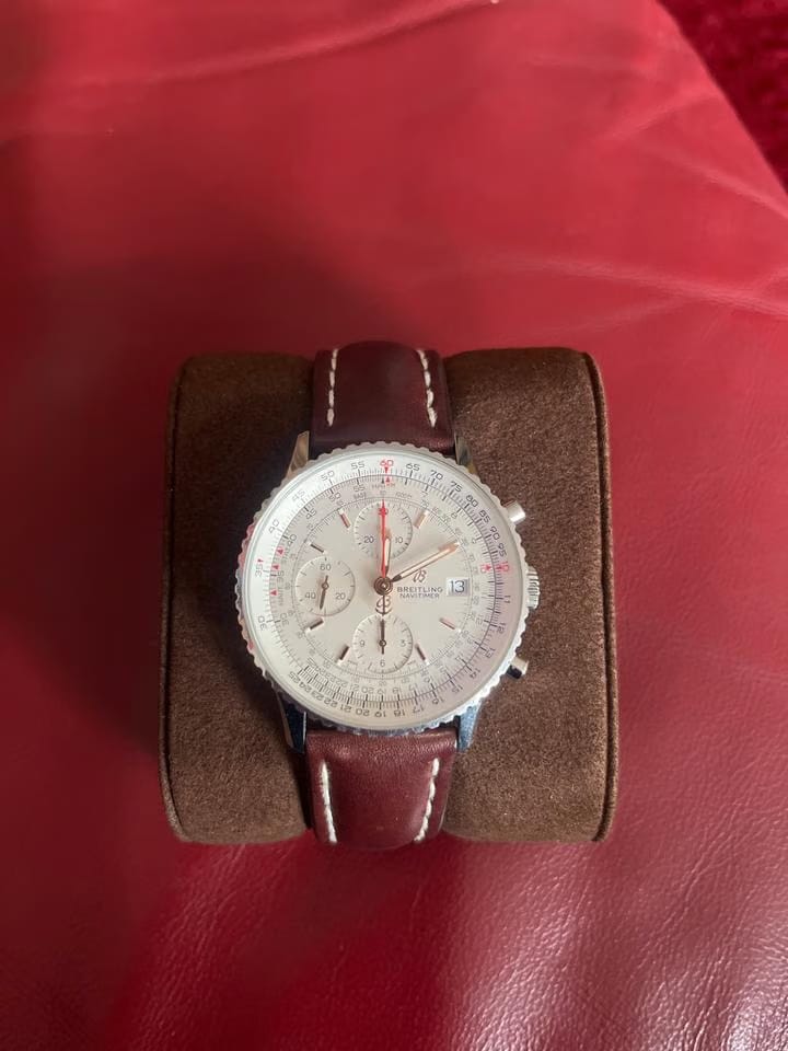 Breitling Navitimer Heritage1 Chronograph 41 Horloge is gekocht in 2021 en heel weinig gedragen.