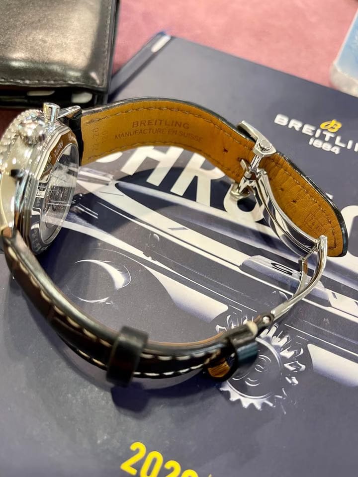Breitling Navitimer 1 B01 Chronograph AB0121211 G1 A1