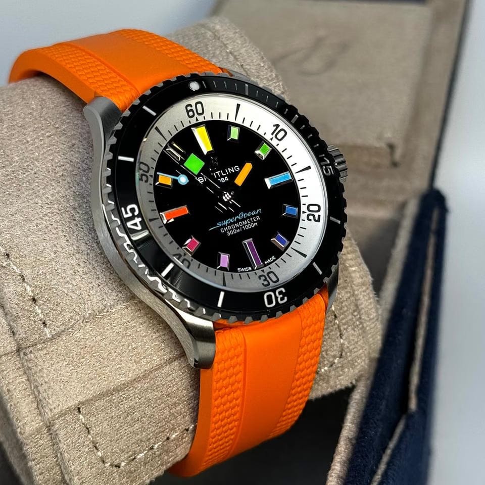 Breitling Superocean 42 Automatic 42 - A17375211 B2 S3 - Rainbow