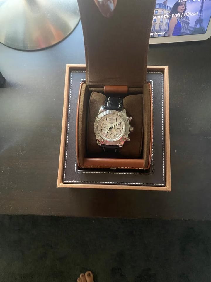 Breitling Chronomat 44 AB011012