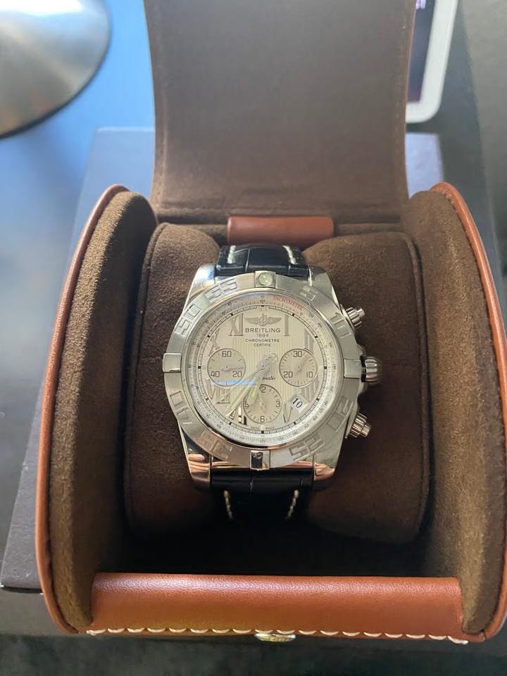 Breitling Chronomat 44 AB011012