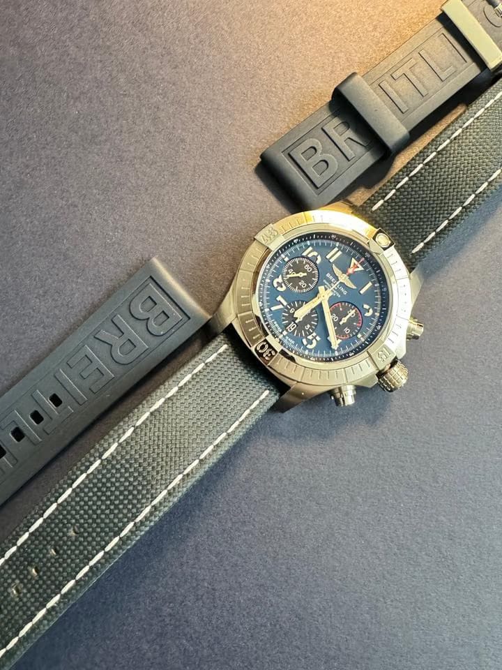 Breitling Avenger AB01821 A1 C1 X1