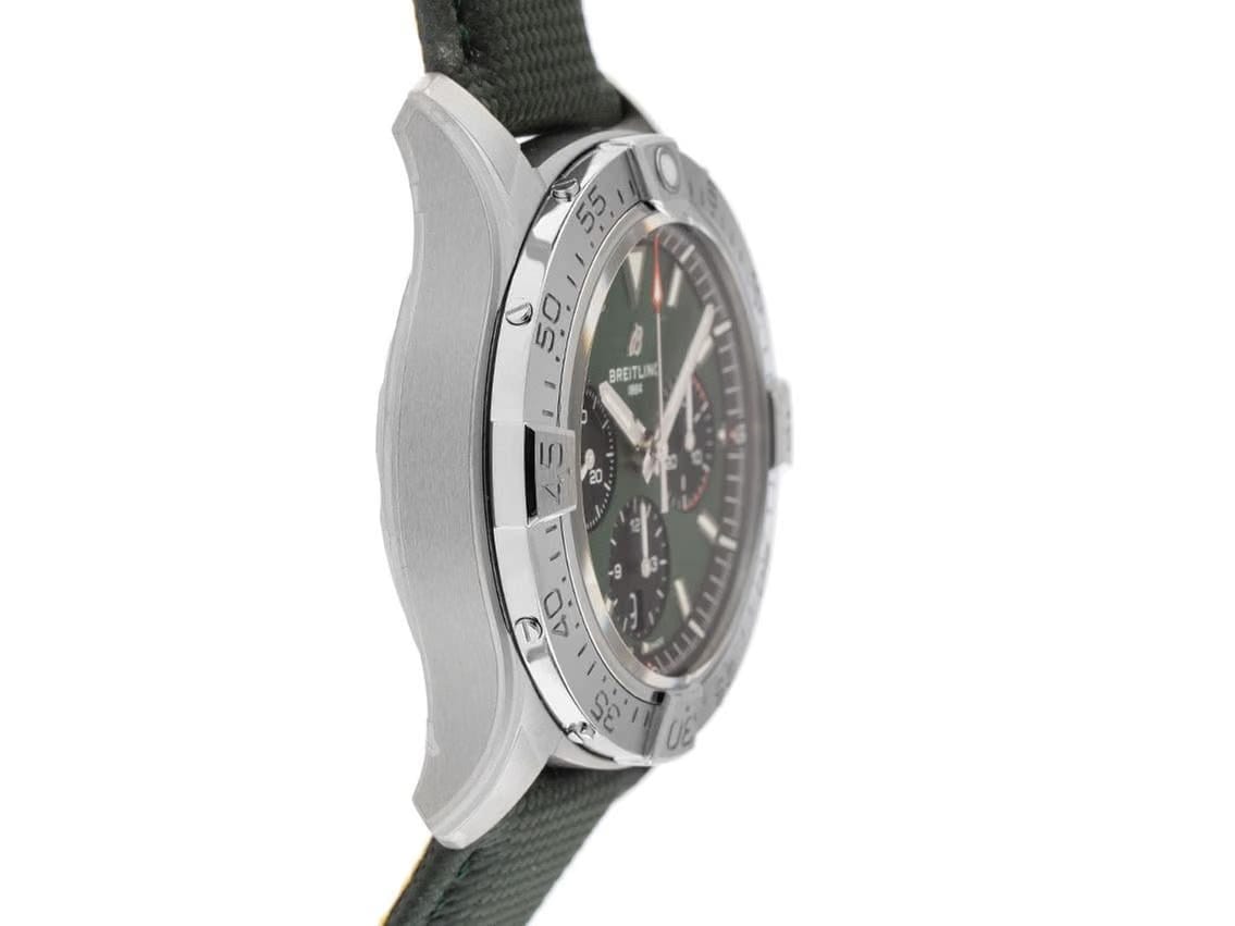 Breitling Avenger B01 Ref.AB0146101 L1 X1 2025 Full Set Ungetragen Avenger B01 Green Dial Faltschließe