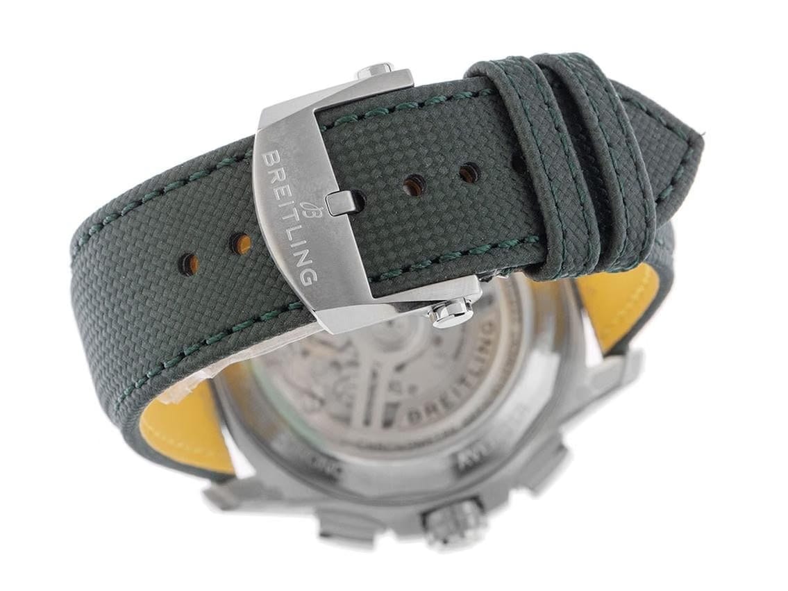 Breitling Avenger B01 Ref.AB0146101 L1 X1 2025 Full Set Ungetragen Avenger B01 Green Dial Faltschließe