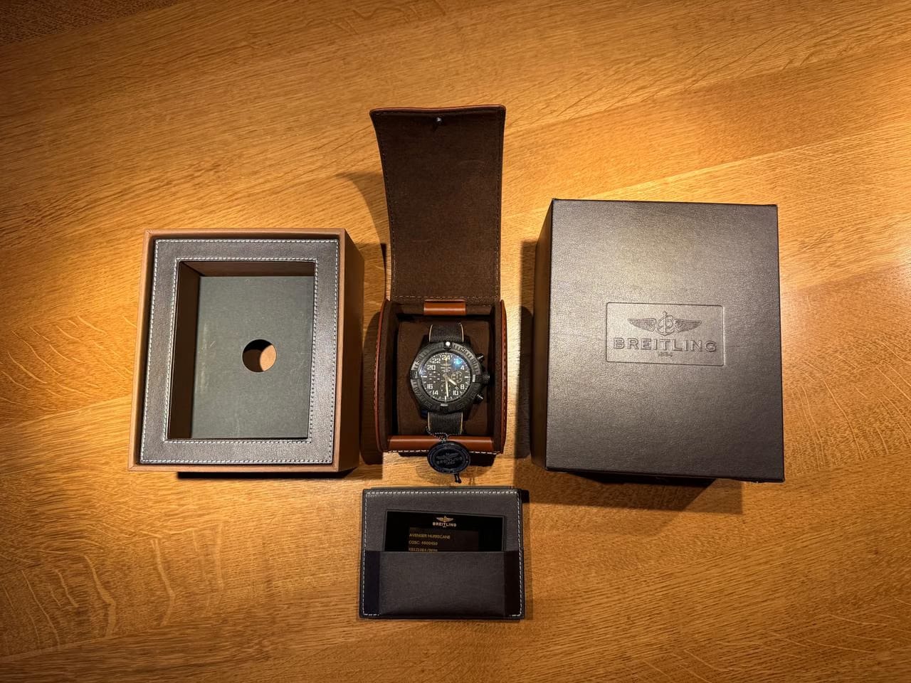 Breitling Avenger Hurricane50mm XB1210 E4/BE89