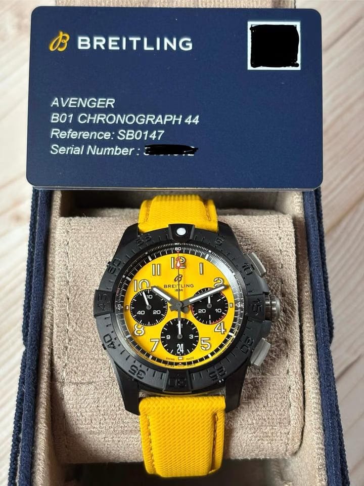 Breitling Avenger B01 Chronograph 44 Night Mission Keramik Full-Set Ungetragen