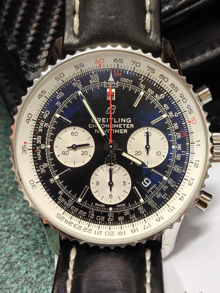 Breitling Navitimer 1 B01 Chronograph43 Breitling Navitimer B01 - Full Set