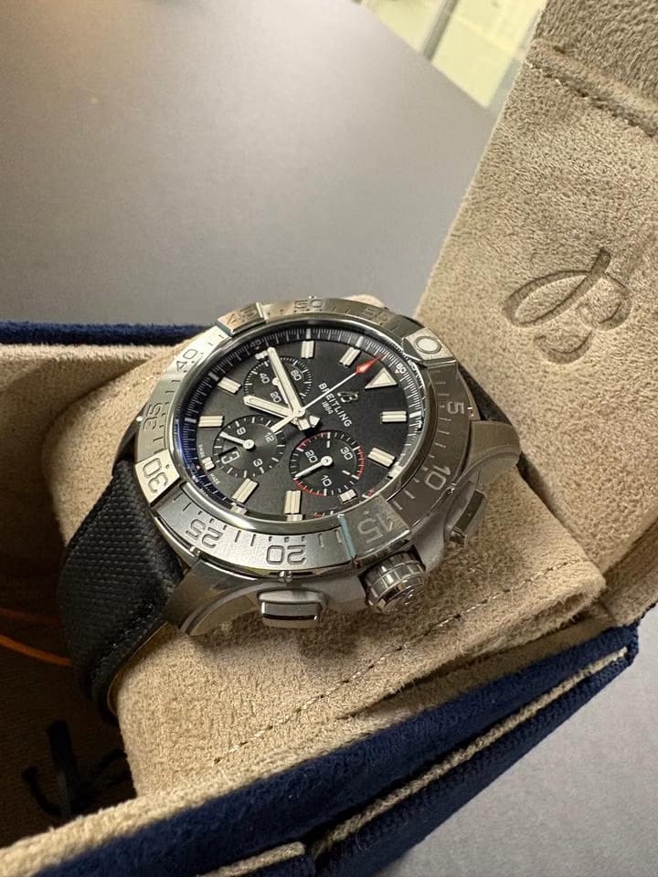 Breitling Super Avenger B01 Chronograph 46 Full Set + Neu + Ungetragen