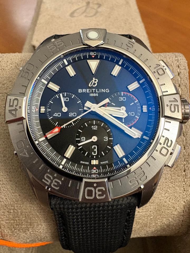 Breitling Super Avenger B01 Chronograph 46 Full Set + Neu + Ungetragen