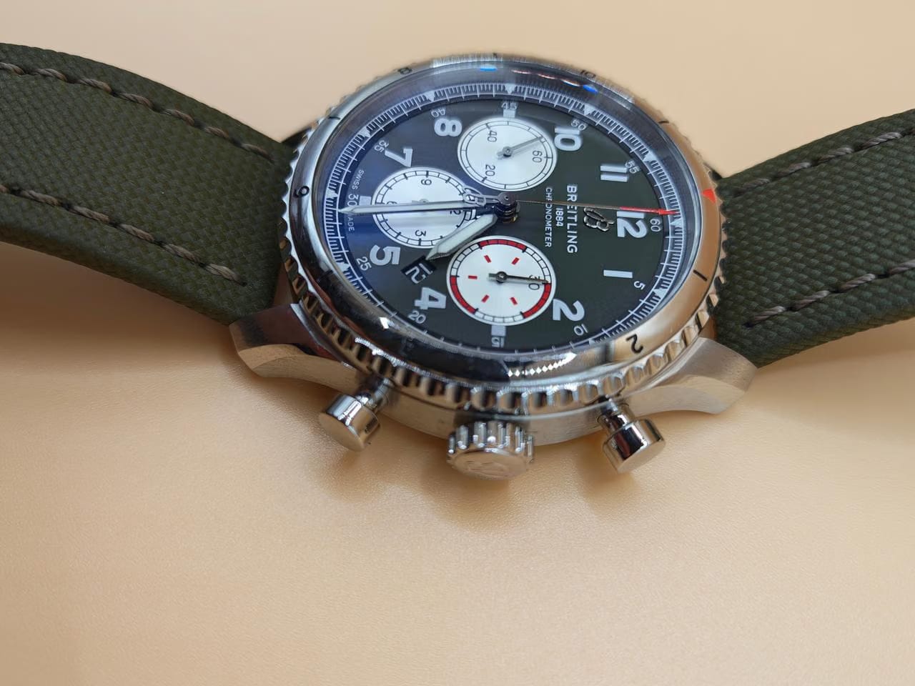 Breitling Aviator 8 B01 Chronograph 43 Curtiss Warhawk Full Set - Wie Neu