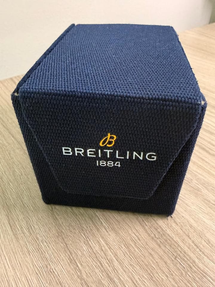 Breitling Navitimer 1 B01 Chronograph43 Etihad Airways