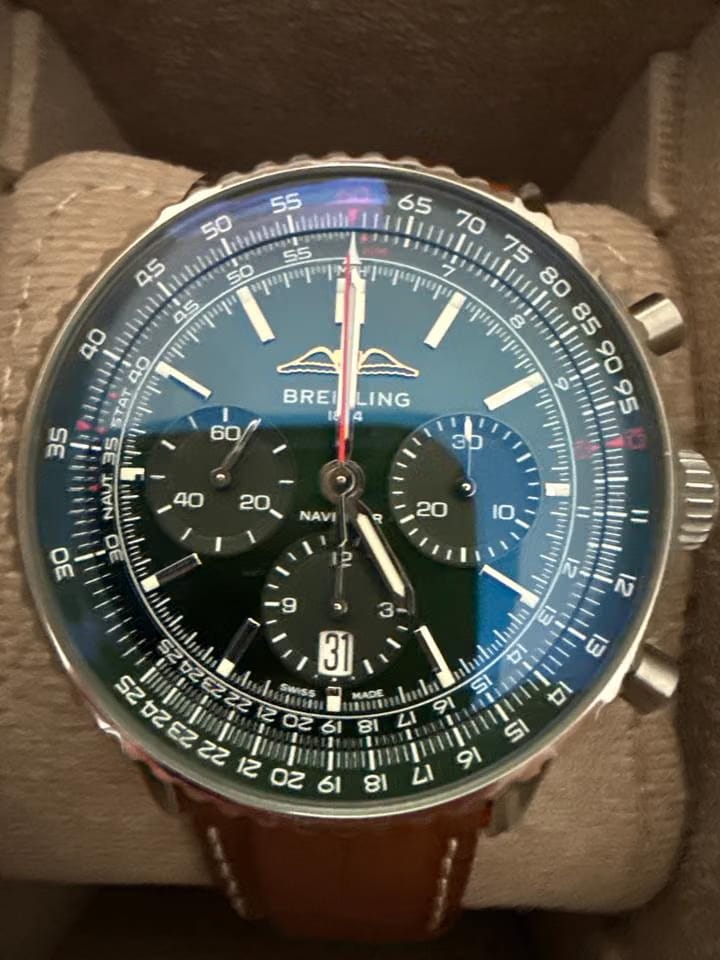 Breitling Navitimer 1 B01 Chronograph43 Etihad Airways