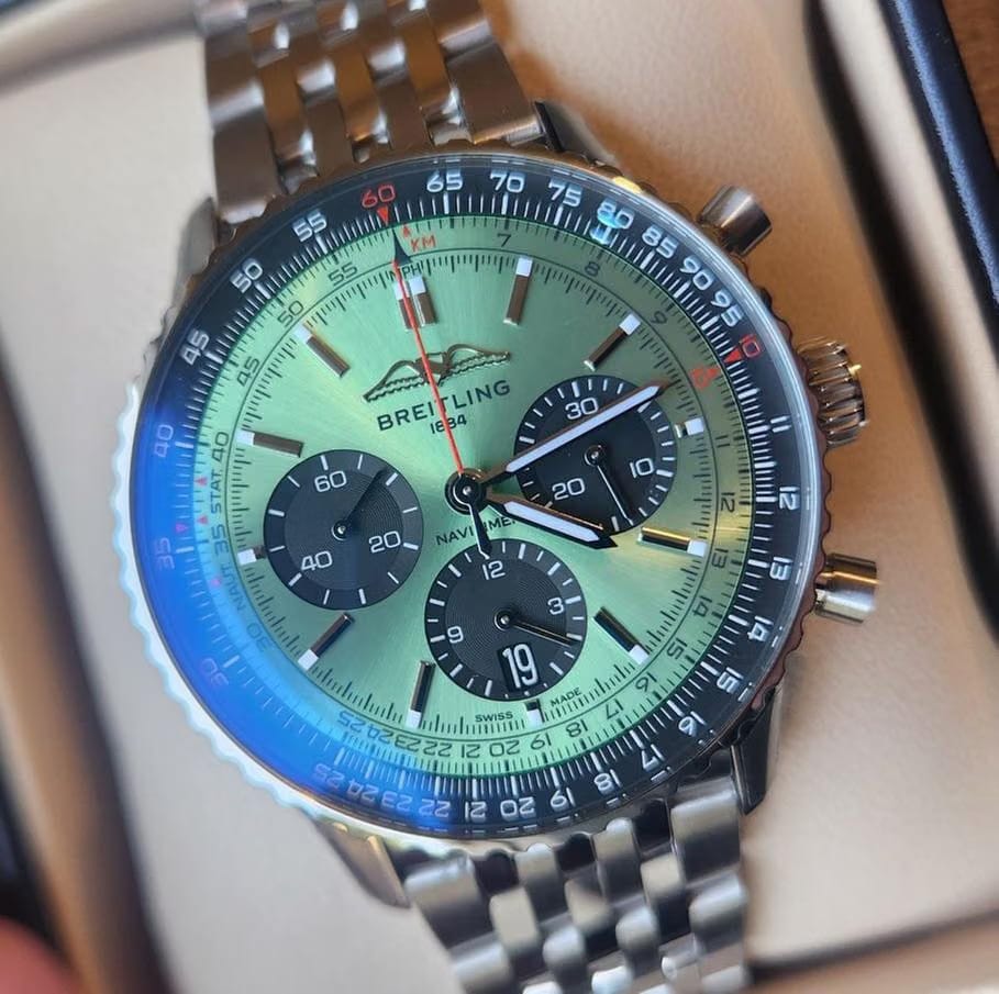 Breitling Navitimer 1 B01 Chronograph Green Dial 43 NEW UNWORN AB0138241 L1 A1