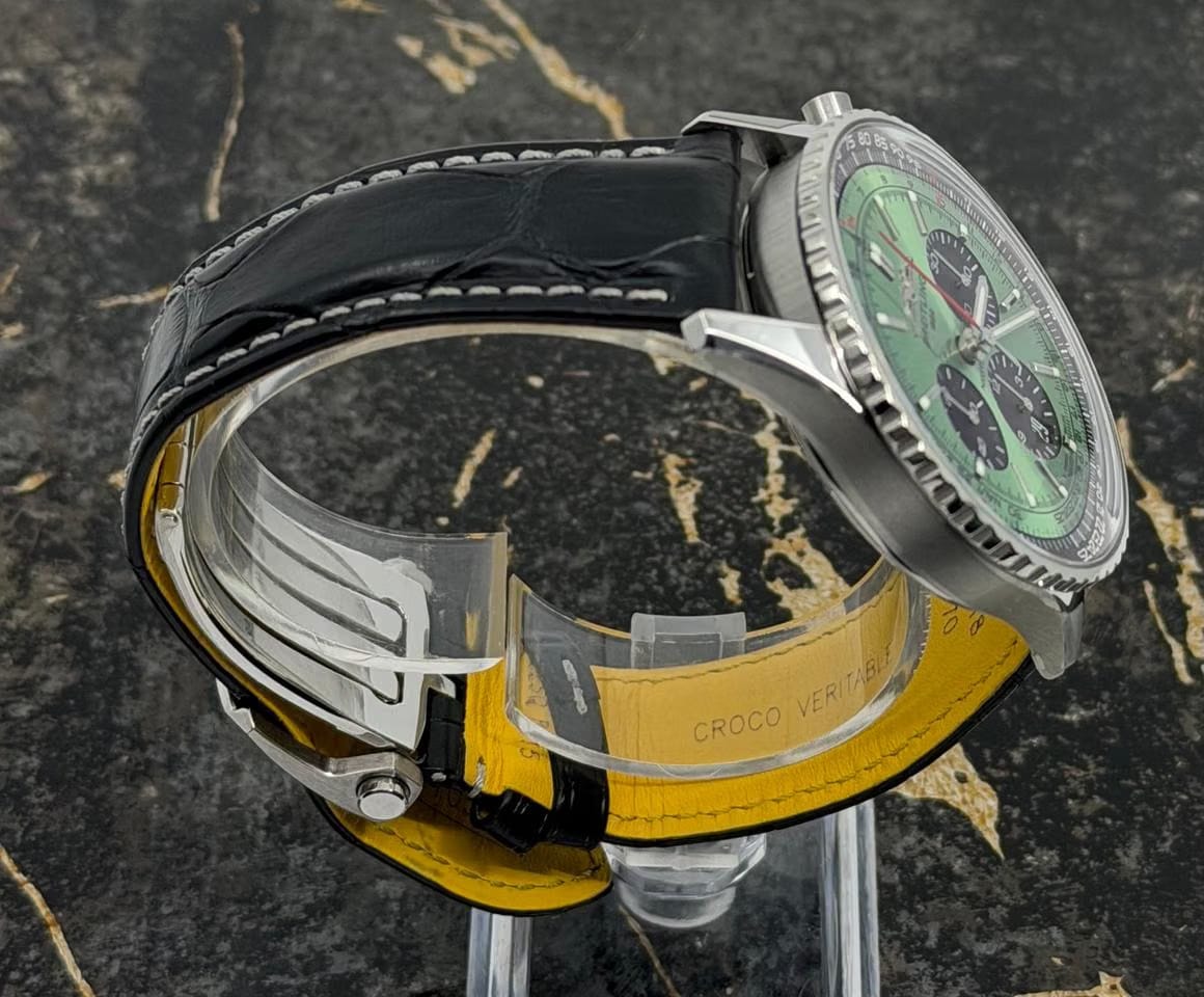 Breitling Navitimer 1 B01 Chronograph New 2026 - Navitimer B01 Chronograph 43mm - Mint Green Dial - Black Leather