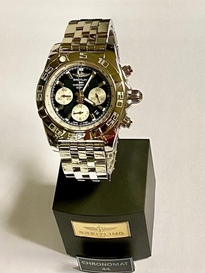 Breitling Chronomat 44 NEW International Warranty Original Gift box
