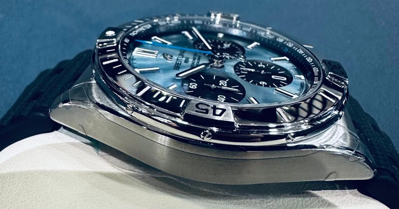 Breitling Chronomat 42 Ungetragene Chronomat B01 42 Full Set