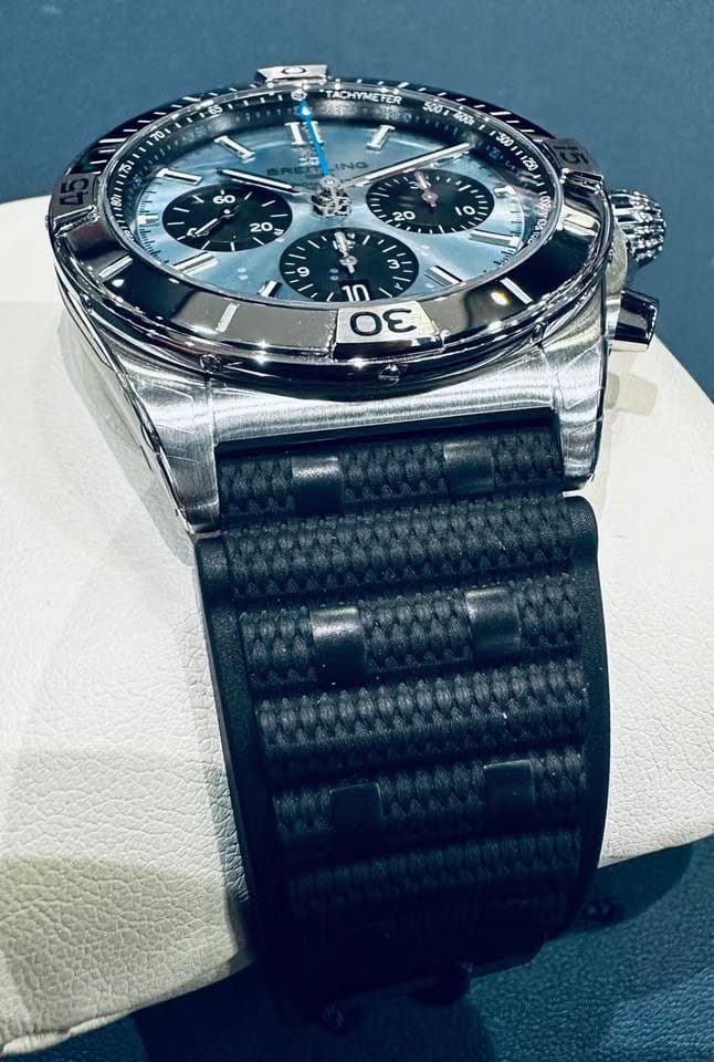 Breitling Chronomat 42 Ungetragene Chronomat B01 42 Full Set