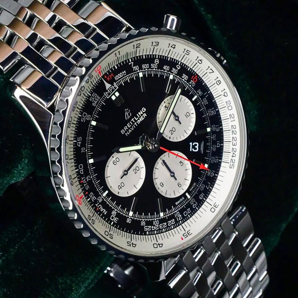 Breitling Navitimer 1 B01 Chronograph MINT FULL SET Navitimer 1 B01 Chronograph Black Dial Stainless Steel 46mm AB0127211 B1 A1