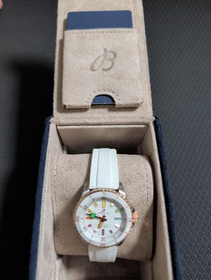 Breitling Superocean 36 Automatic 36 FULL SET NUOVO 2 CINTURINI