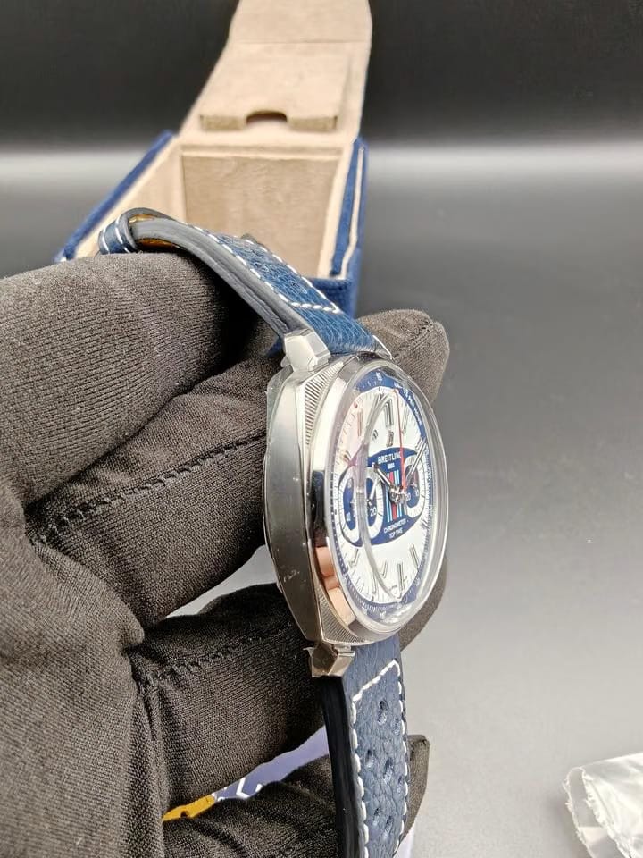 Breitling Top Time B01 Martini Racing Breitling Top Time B01 Martini Racing with accessories