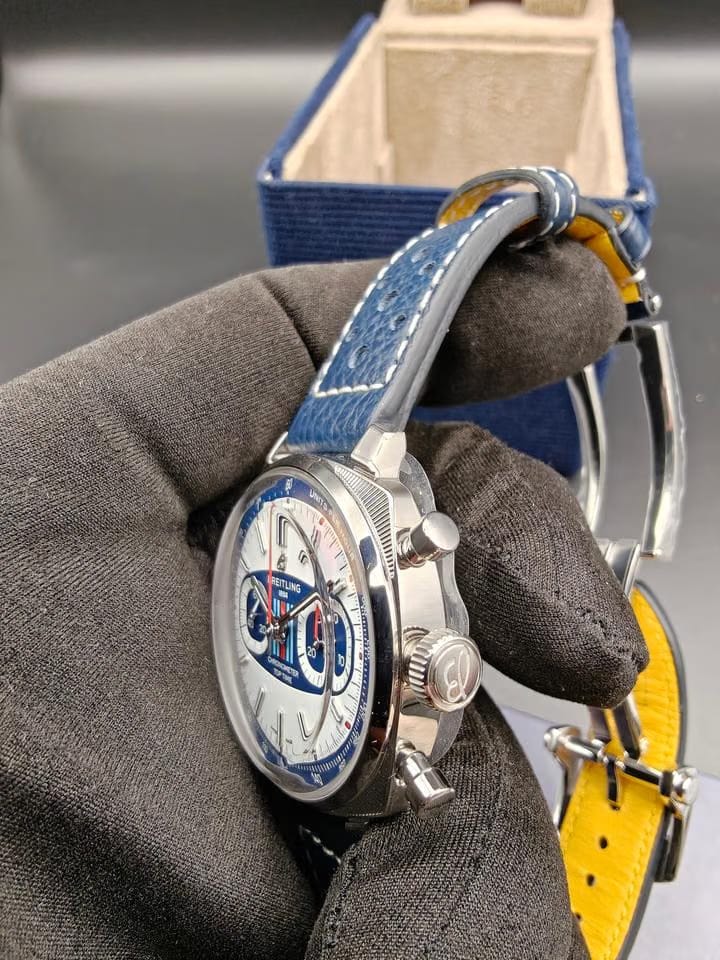 Breitling Top Time B01 Martini Racing Breitling Top Time B01 Martini Racing with accessories