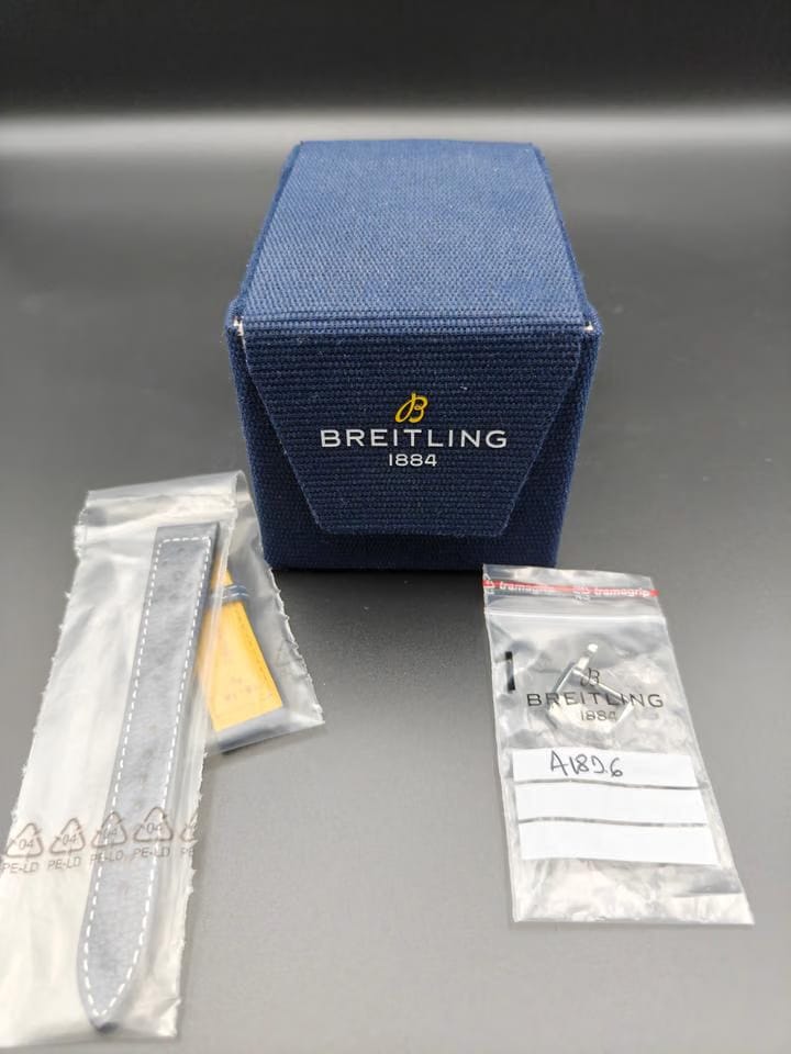 Breitling Top Time B01 Martini Racing Breitling Top Time B01 Martini Racing with accessories