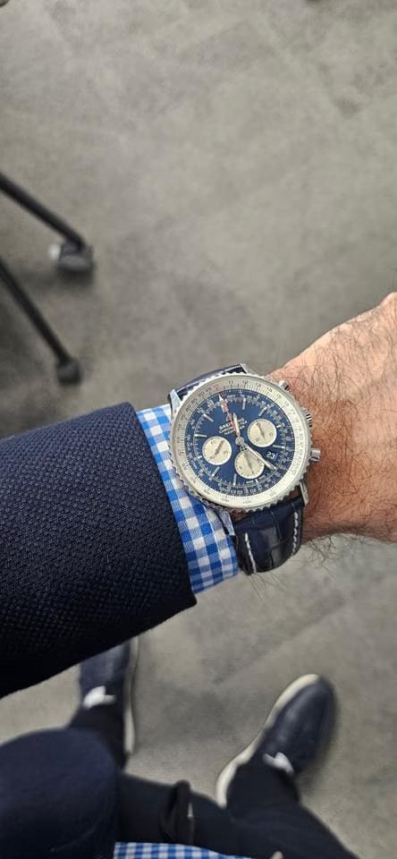 Breitling Navitimer01 B01 Chronograph 46 Neuzustand! 8 Jahre Garantie! In der Schweiz gekauft.