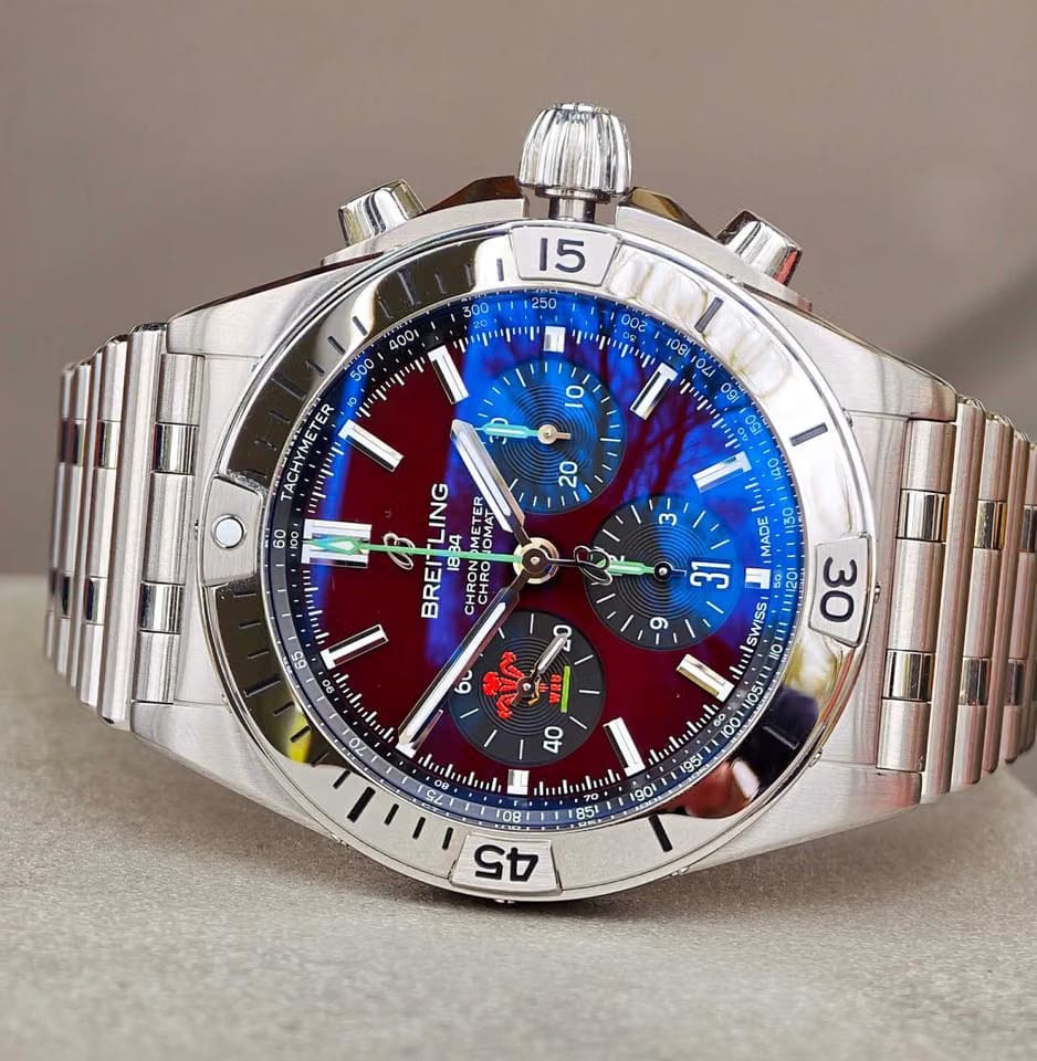 Breitling Chronomat 42 B01 42 Six Nations Wales Chronomat Limited