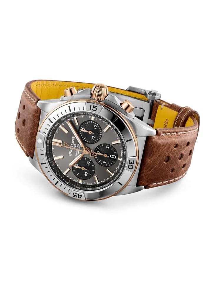 Breitling Chronomat 42 B01 42 Triumph TB0134101 M1 X1