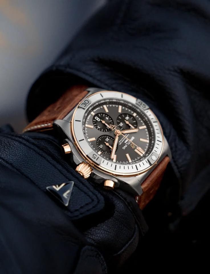 Breitling Chronomat 42 B01 42 Triumph TB0134101 M1 X1