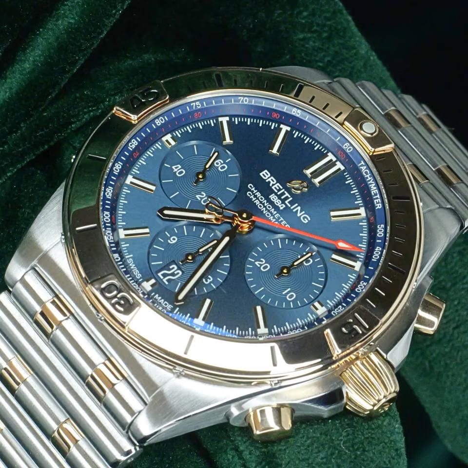Breitling Chronomat 42 MINT FULL SET Chronomat 42 Blue Dial Two-Tone 18 K Rose Gold Steel UB0134