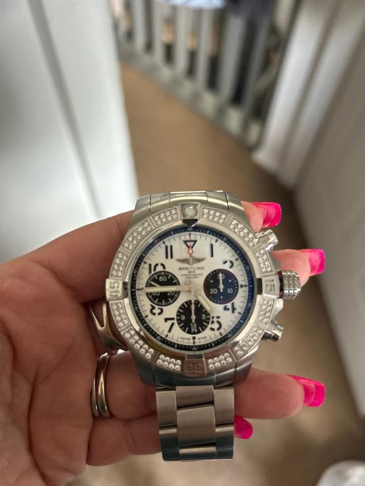 Breitling Avenger Limited edution one of 25. Type: diamond 0,96 carats