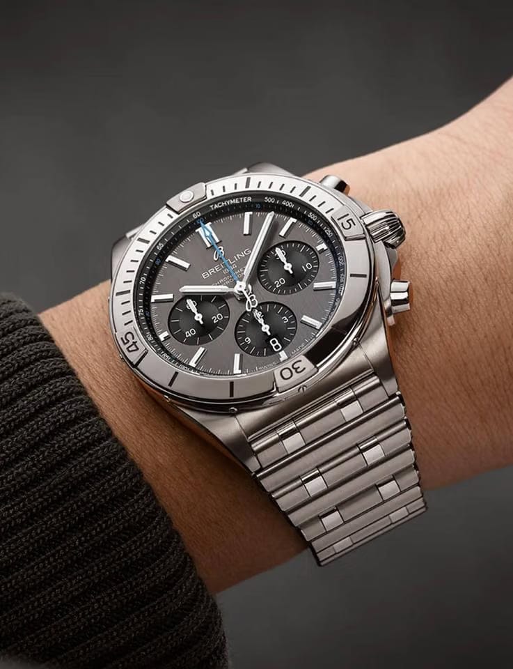 Breitling Chronomat 42 B01 42 EB0134101 M1 E1
