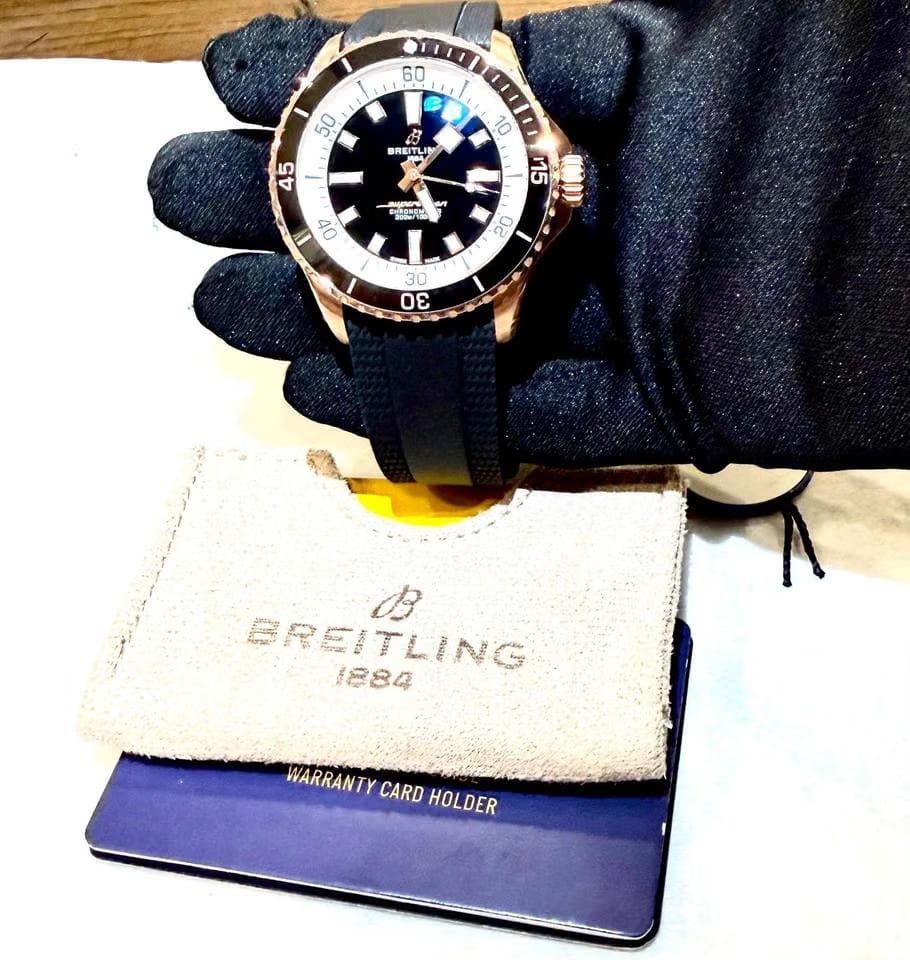 Breitling Superocean 42 R17375211 B1 S1 18 kt Gold Superocean 42 Black Dial Men's Watch