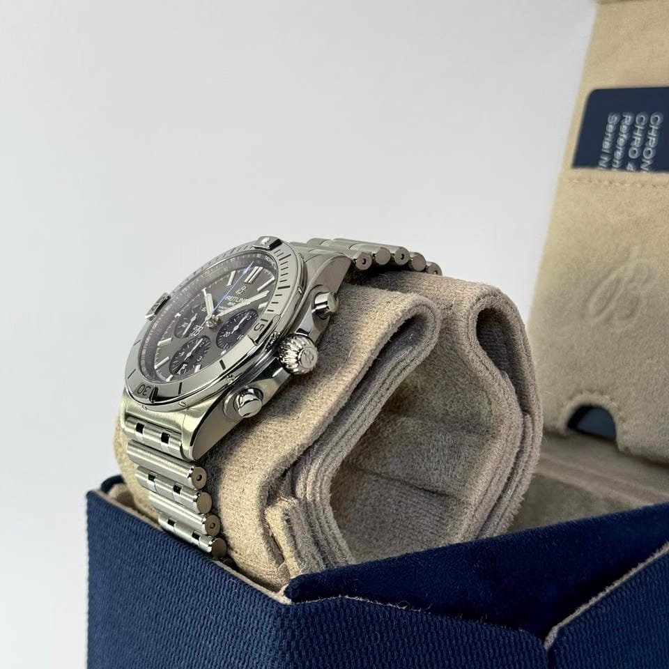 Breitling Chronomat 42 B01 42 mm - EB0134101 M1 E1 - TITAN