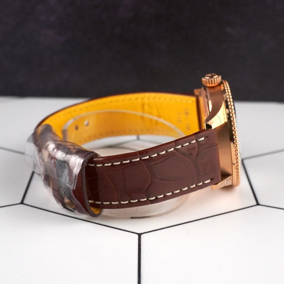Breitling Navitimer36mm Navitimer Rose Gold Mother of Pearl Dial Watch R17327211 A1 P1