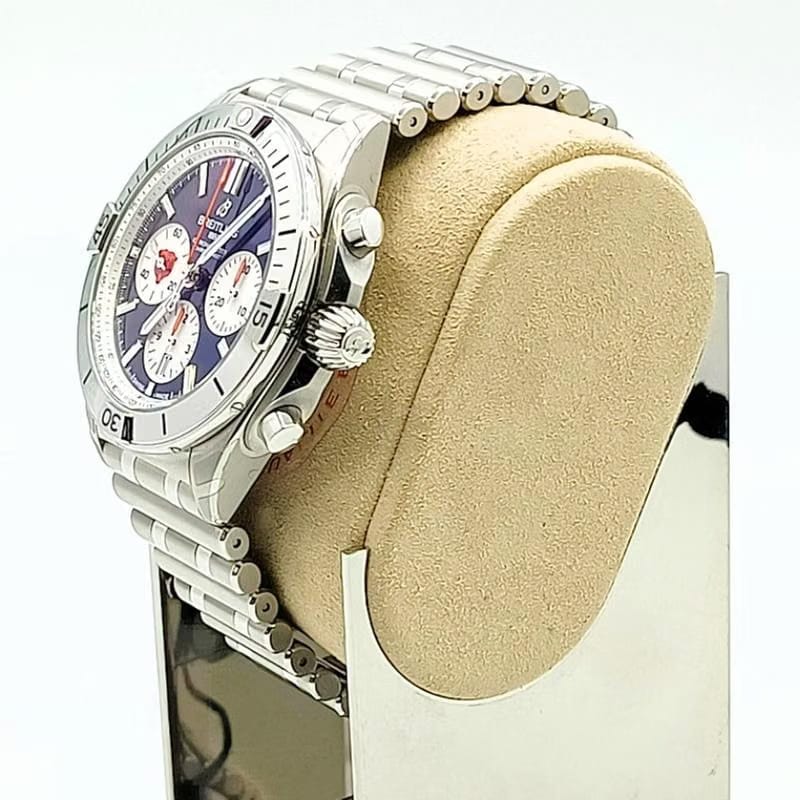 Breitling Chronomat 42 B01 42 NFL Chigaco Bears Special edition