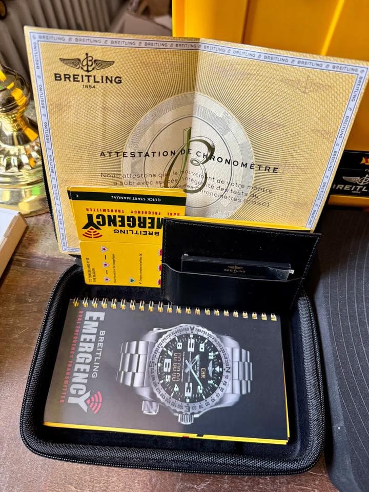 Breitling Emergency Black Full Set ungetragen Service neu Garantie