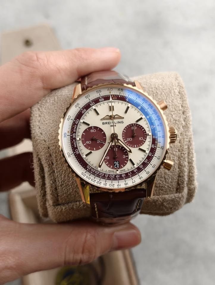 Breitling Navitimer 1 B01 Chronograph43 THE TIME PLACE 25 TH ANNIVERSARY New Full Set Limited Edition Warranty Gold