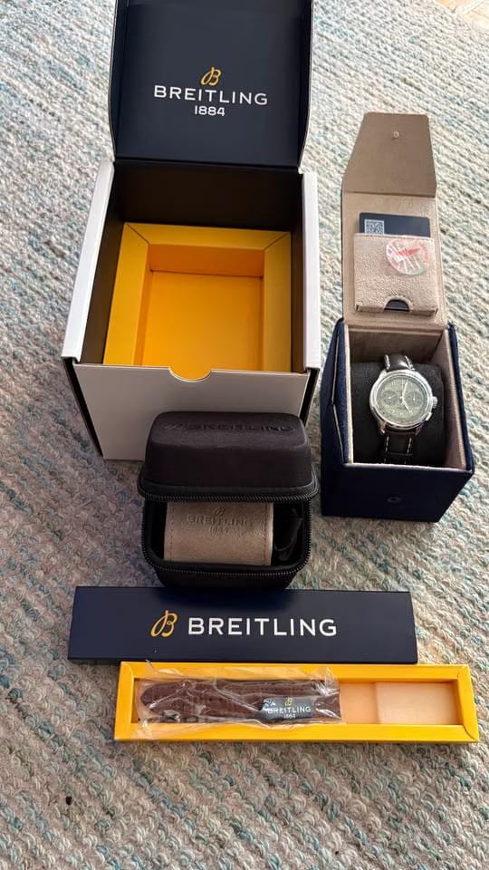 Breitling Premier B09 Chronograph 2022 Mint condition with stickers free second orig. strap