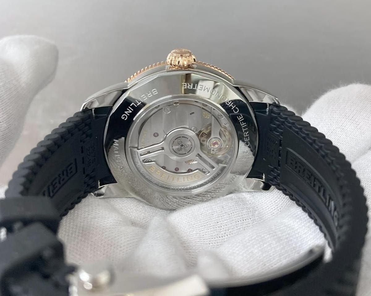 Breitling Ref. UB3111241 B1 S1
