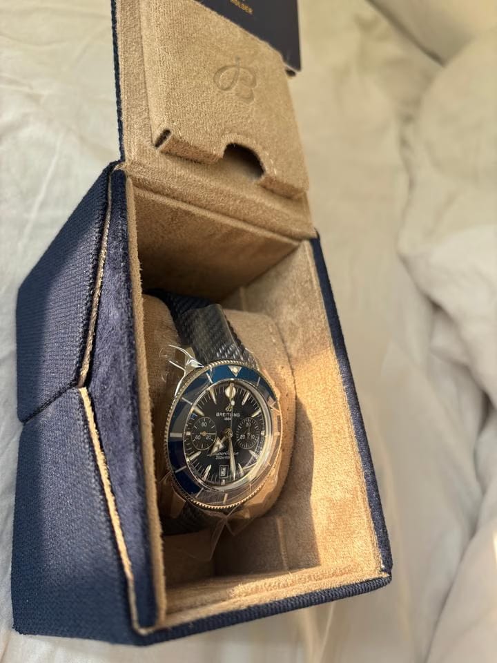 Breitling Ocean Culture Series B01 Chronograph Watch 42 New 8 years warranty instead of 5!