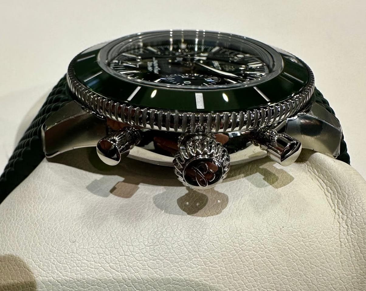 Breitling Ungetragene Superocean Heritage Chronograph B01 42 Full Set